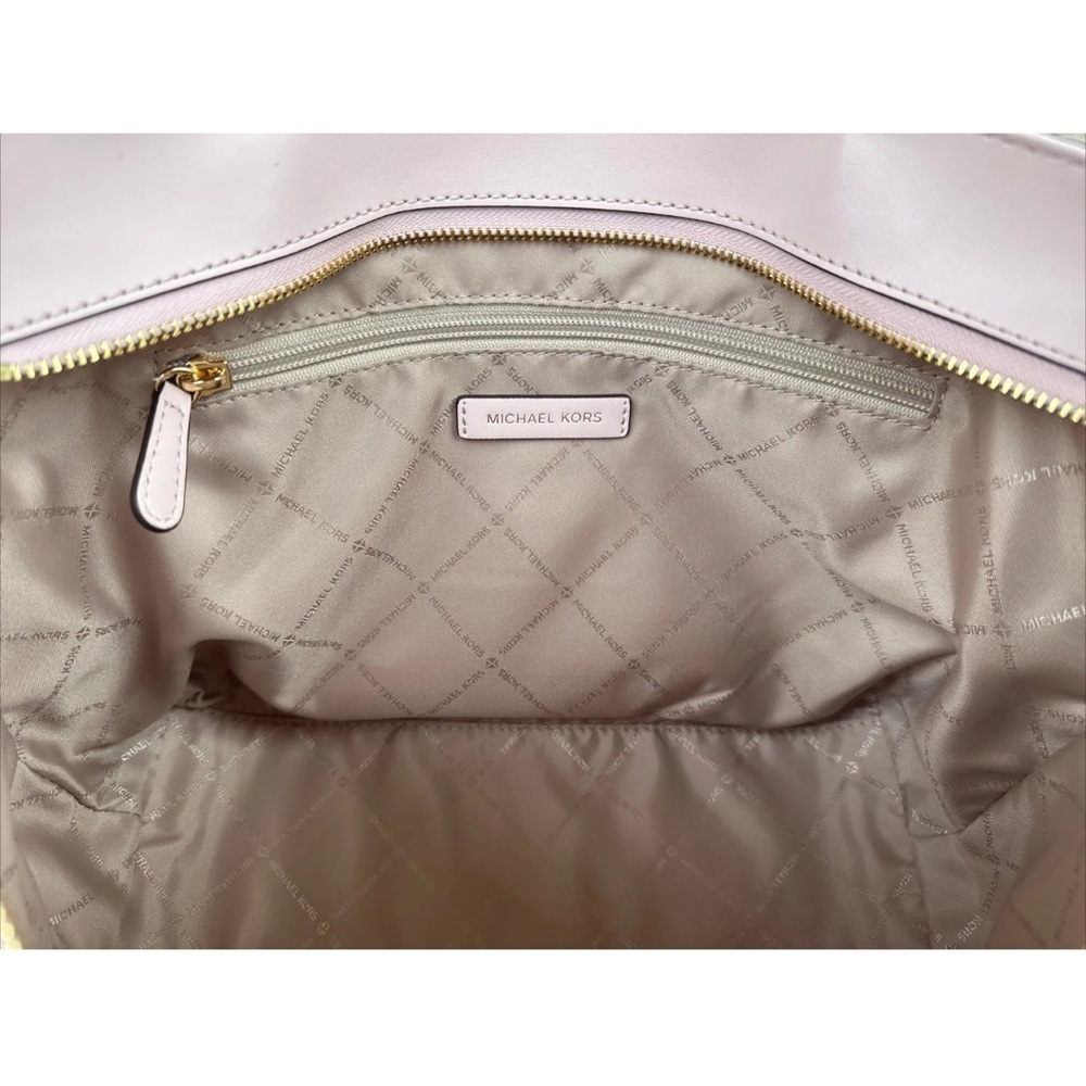 Bundle💞Michael Kors Front Zip Pocket Tote Bag + Wallet - Picture 6 of 11